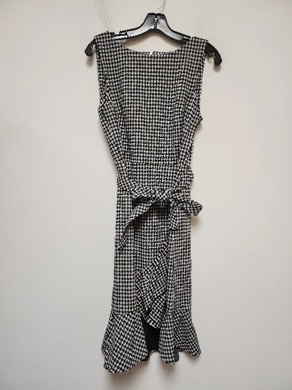 Dress Casual Midi By Calvin Klein In Plaid Pattern, Size: M