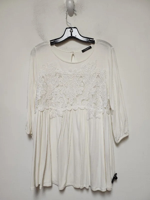 Top Long Sleeve By Cha Cha Vente In White, Size: M