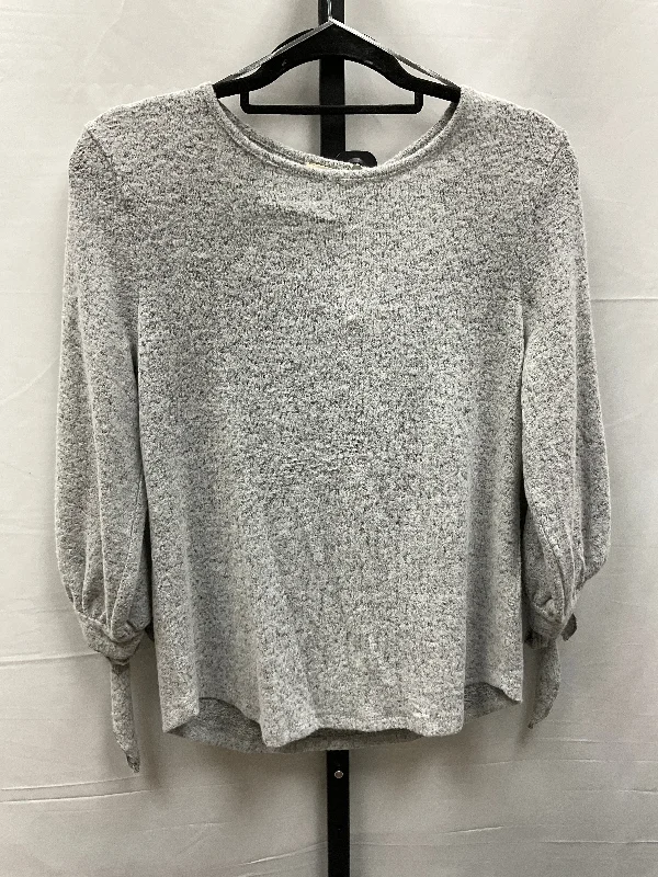 Top Long Sleeve By Clothes Mentor In Grey, Size: S