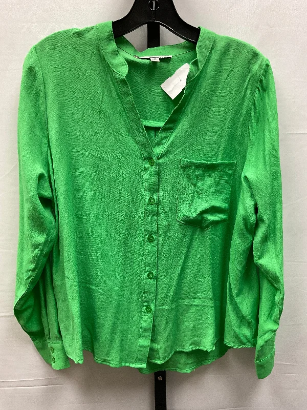 Top Long Sleeve By Haute Monde In Green, Size: M