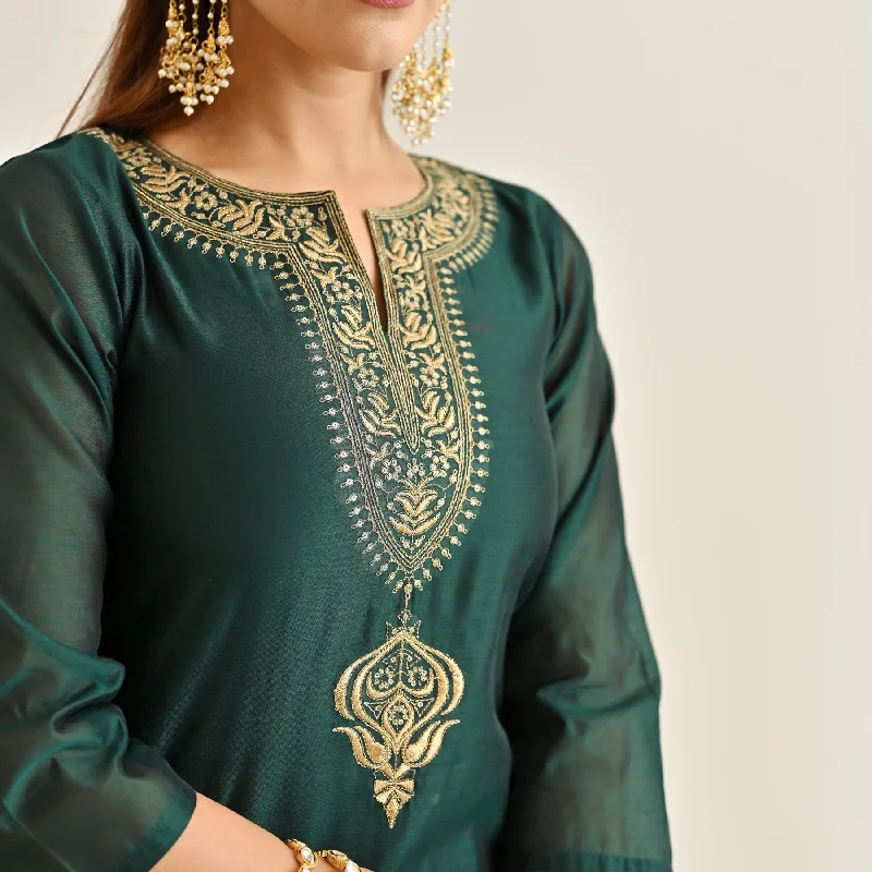 Emerald Green Straight Festive Kurta Set with Printed Dupatta & Yoke Detail