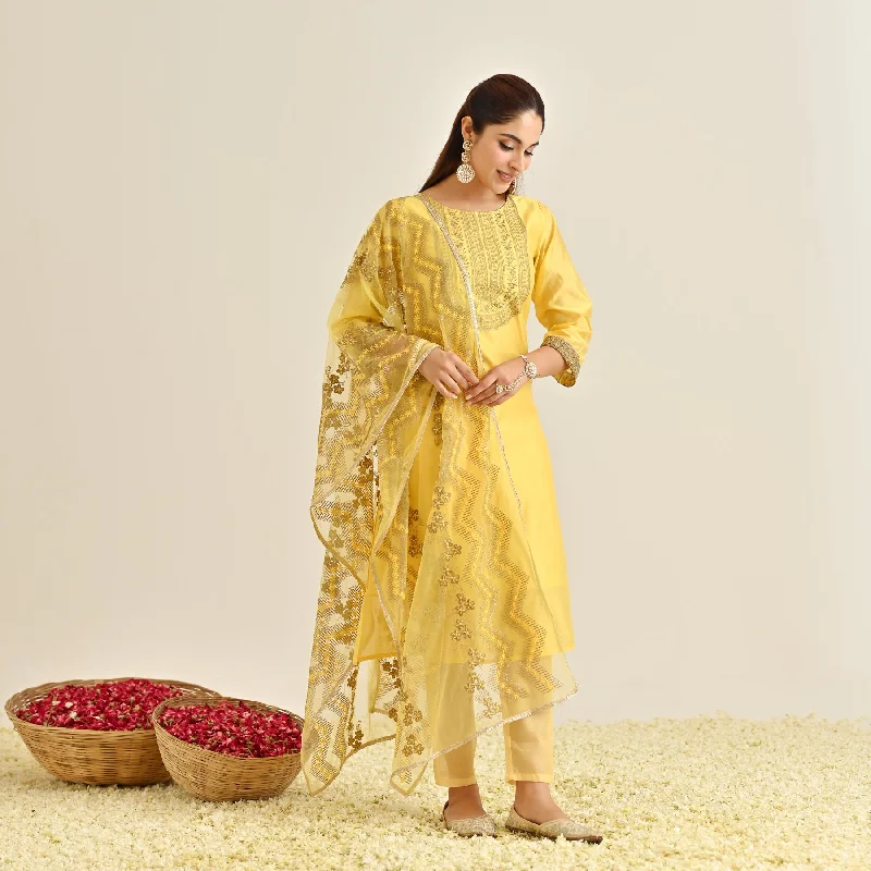 Yellow Festive Embroidered Kurta Set with Embroidered Dupatta & Yoke Detail