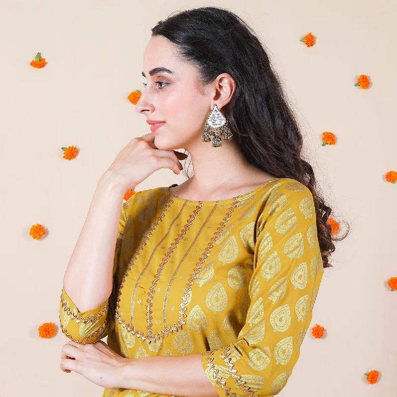 Yellow Festive Kurta Set with Dupatta & Gota Work