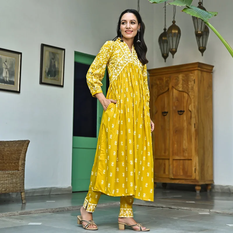 Yellow Floral Jaal V Neck Kurta Pant Co-ord Set